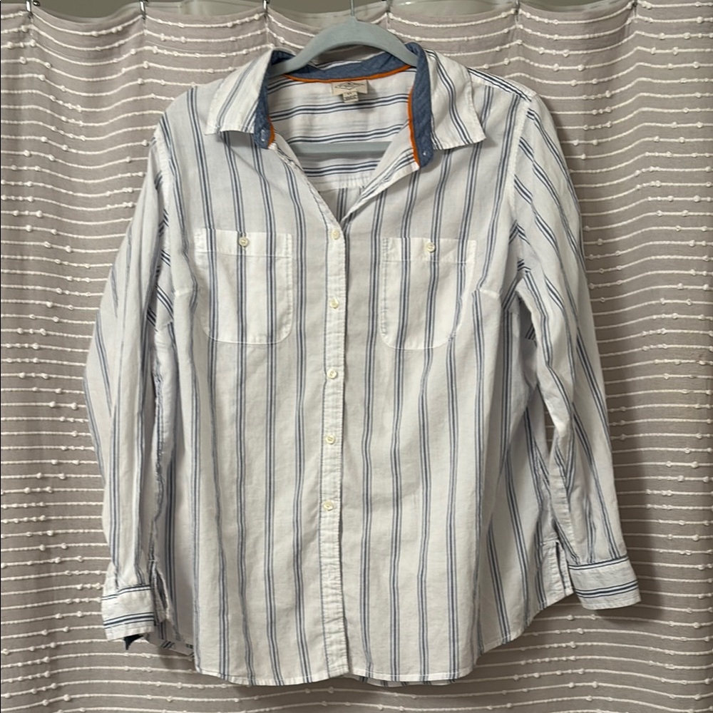 White button down shirt with blue stripes. Soft material